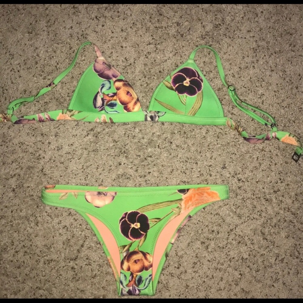 “Petra” Triangl Swimwear Bikini Set